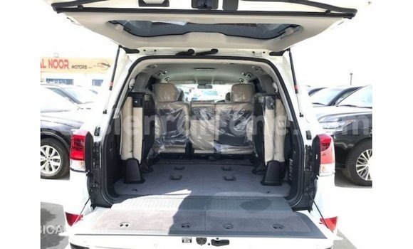 Buy Import Toyota Land Cruiser White Car in Import - Dubai in Kailahun Buy Import Toyota Land Cruiser White Car in Import - Dubai in Kailahun