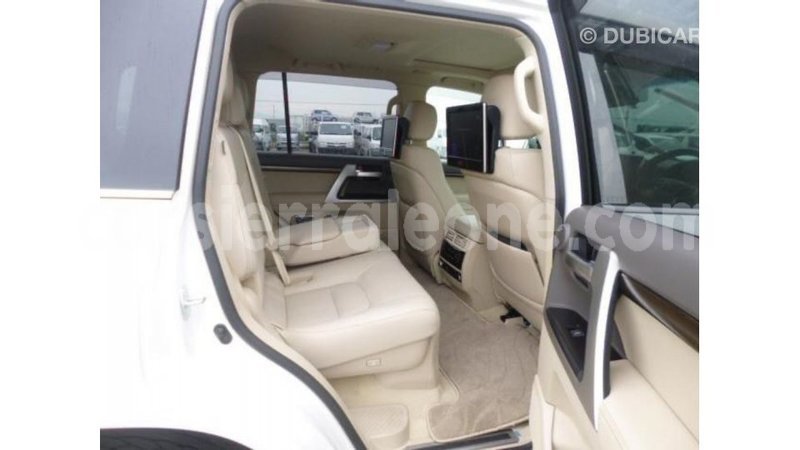 Big with watermark toyota land cruiser kailahun import dubai 5682