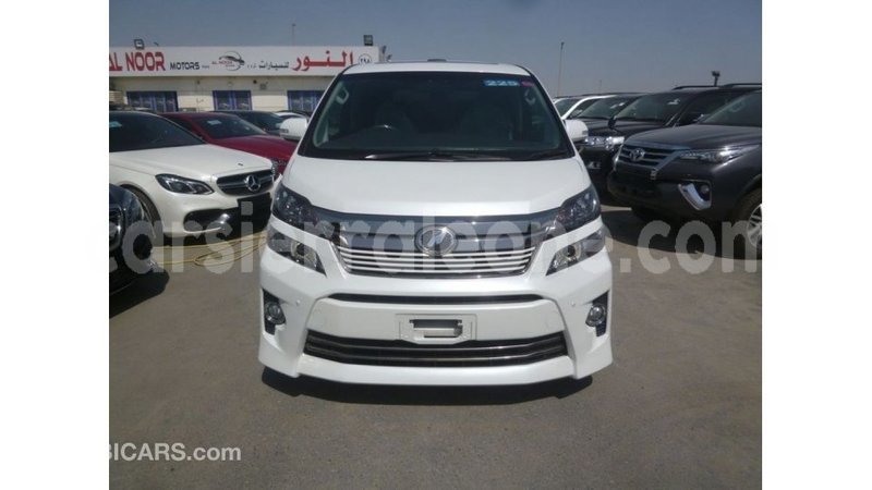 Big with watermark toyota vellfire kailahun import dubai 5686