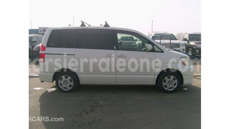 Big with watermark toyota noah kailahun import dubai 5688