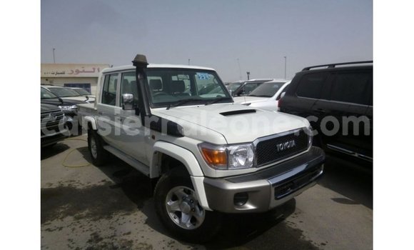 Buy Import Toyota Land Cruiser White Car in Import - Dubai in Kailahun Buy Import Toyota Land Cruiser White Car in Import - Dubai in Kailahun