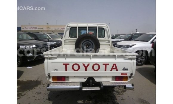 Buy Import Toyota Land Cruiser White Car in Import - Dubai in Kailahun Buy Import Toyota Land Cruiser White Car in Import - Dubai in Kailahun