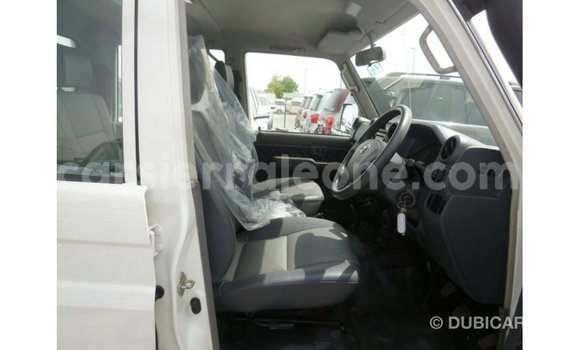 Buy Import Toyota Land Cruiser White Car in Import - Dubai in Kailahun Buy Import Toyota Land Cruiser White Car in Import - Dubai in Kailahun
