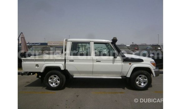 Buy Import Toyota Land Cruiser White Car in Import - Dubai in Kailahun Buy Import Toyota Land Cruiser White Car in Import - Dubai in Kailahun