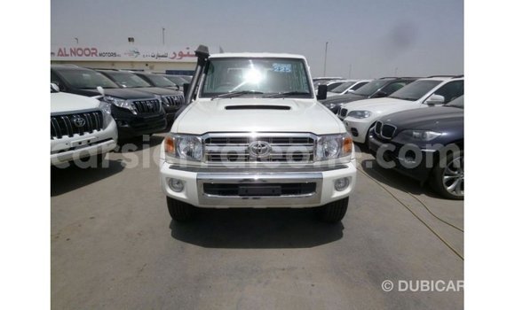 Buy Import Toyota Land Cruiser White Car in Import - Dubai in Kailahun Buy Import Toyota Land Cruiser White Car in Import - Dubai in Kailahun