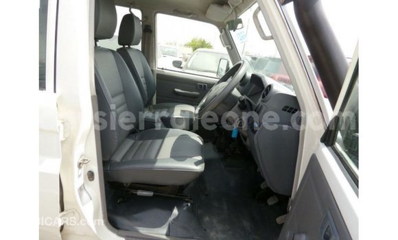 Buy Import Toyota Land Cruiser White Car in Import - Dubai in Kailahun Buy Import Toyota Land Cruiser White Car in Import - Dubai in Kailahun