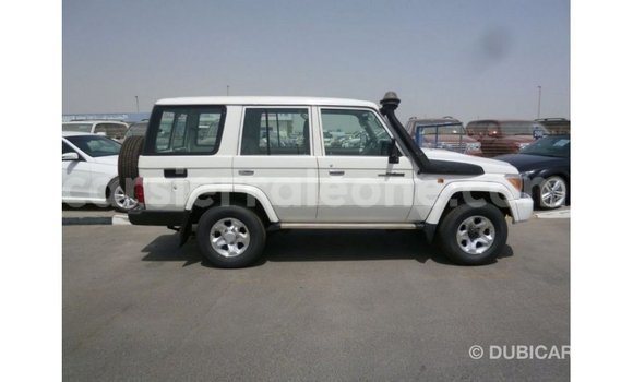 Buy Import Toyota Land Cruiser White Car in Import - Dubai in Kailahun Buy Import Toyota Land Cruiser White Car in Import - Dubai in Kailahun