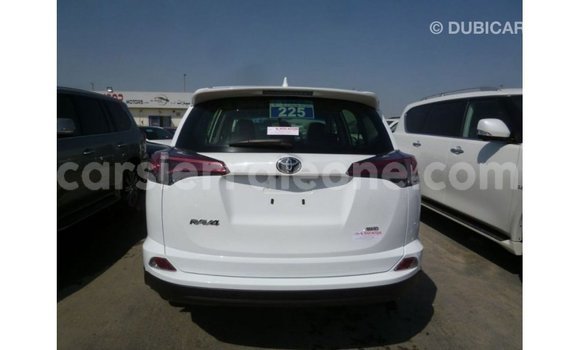 Buy Import Toyota 4Runner White Car in Import - Dubai in Kailahun Buy Import Toyota 4Runner White Car in Import - Dubai in Kailahun