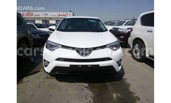 Buy Import Toyota 4Runner White Car in Import - Dubai in Kailahun Buy Import Toyota 4Runner White Car in Import - Dubai in Kailahun