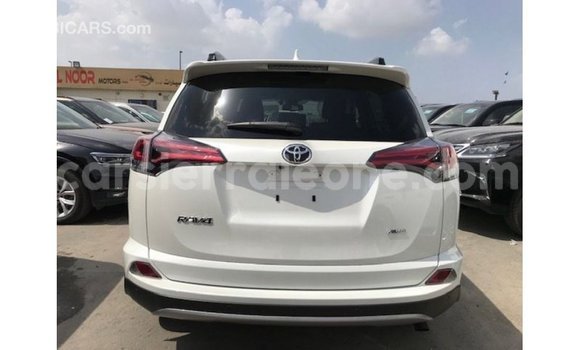 Buy Import Toyota 4Runner White Car in Import - Dubai in Kailahun Buy Import Toyota 4Runner White Car in Import - Dubai in Kailahun