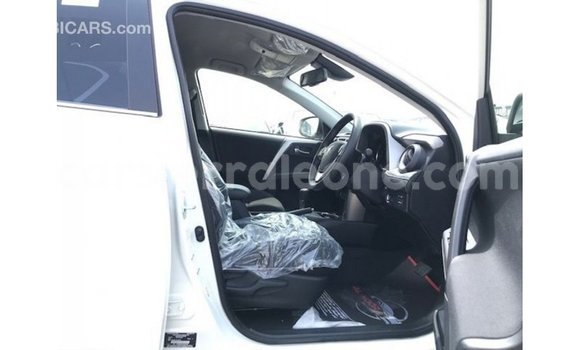 Buy Import Toyota 4Runner White Car in Import - Dubai in Kailahun Buy Import Toyota 4Runner White Car in Import - Dubai in Kailahun