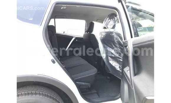 Buy Import Toyota 4Runner White Car in Import - Dubai in Kailahun Buy Import Toyota 4Runner White Car in Import - Dubai in Kailahun