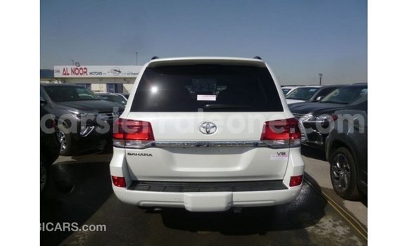 Buy Import Toyota Land Cruiser White Car in Import - Dubai in Kailahun Buy Import Toyota Land Cruiser White Car in Import - Dubai in Kailahun