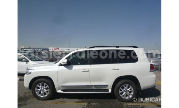 Buy Import Toyota Land Cruiser White Car in Import - Dubai in Kailahun Buy Import Toyota Land Cruiser White Car in Import - Dubai in Kailahun