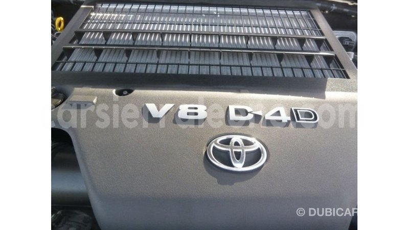 Big with watermark toyota land cruiser kailahun import dubai 5734