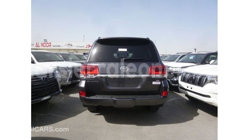 Big with watermark toyota land cruiser kailahun import dubai 5737