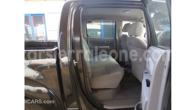 Big with watermark toyota hilux kailahun import dubai 5740