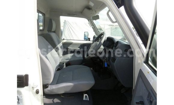 Buy Import Toyota Land Cruiser White Car in Import - Dubai in Kailahun Buy Import Toyota Land Cruiser White Car in Import - Dubai in Kailahun