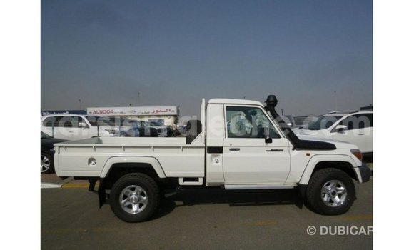 Buy Import Toyota Land Cruiser White Car in Import - Dubai in Kailahun Buy Import Toyota Land Cruiser White Car in Import - Dubai in Kailahun