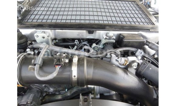 Buy Import Toyota Land Cruiser White Car in Import - Dubai in Kailahun Buy Import Toyota Land Cruiser White Car in Import - Dubai in Kailahun