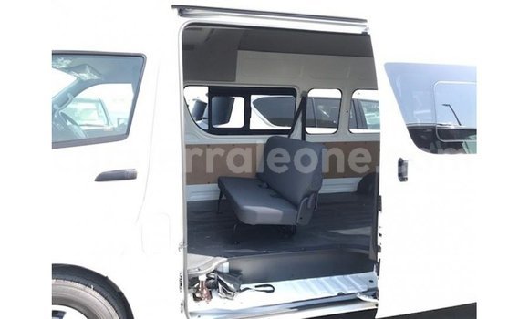 Buy Import Toyota Hiace White Car in Import - Dubai in Kailahun Buy Import Toyota Hiace White Car in Import - Dubai in Kailahun