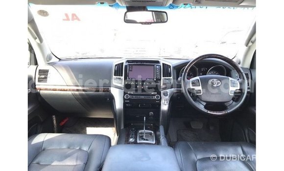 Buy Import Toyota Land Cruiser White Car in Import - Dubai in Kailahun Buy Import Toyota Land Cruiser White Car in Import - Dubai in Kailahun
