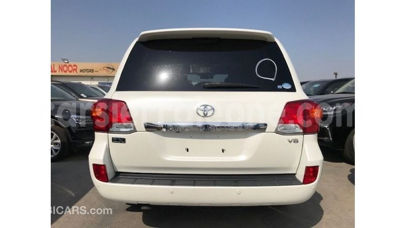 Big with watermark toyota land cruiser kailahun import dubai 5769