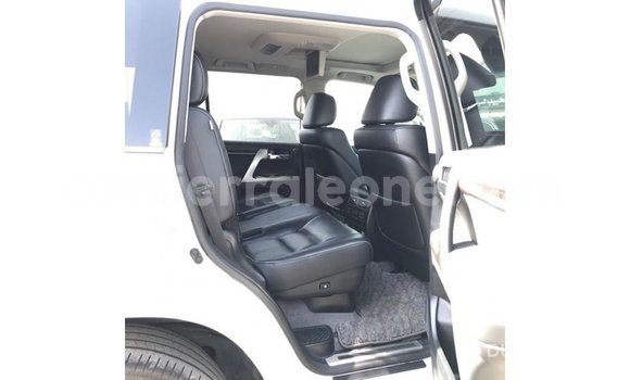 Buy Import Toyota Land Cruiser White Car in Import - Dubai in Kailahun Buy Import Toyota Land Cruiser White Car in Import - Dubai in Kailahun