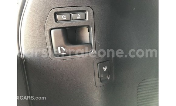 Buy Import Toyota Land Cruiser White Car in Import - Dubai in Kailahun Buy Import Toyota Land Cruiser White Car in Import - Dubai in Kailahun