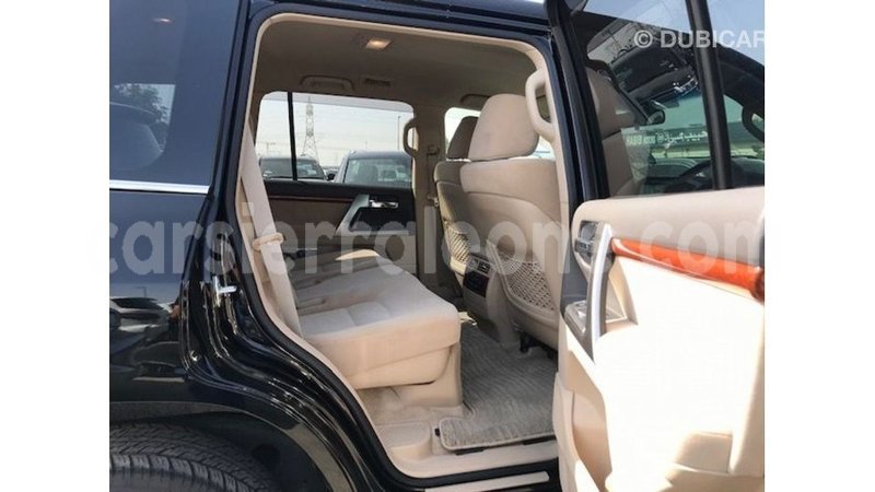 Big with watermark toyota land cruiser kailahun import dubai 5770