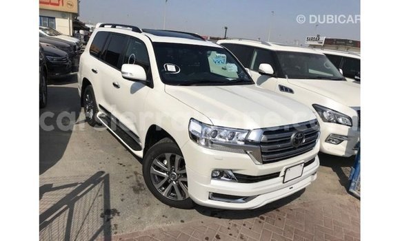 Buy Import Toyota Land Cruiser White Car in Import - Dubai in Kailahun Buy Import Toyota Land Cruiser White Car in Import - Dubai in Kailahun