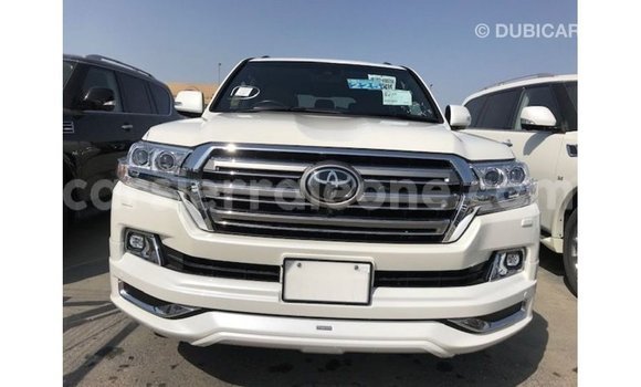 Buy Import Toyota Land Cruiser White Car in Import - Dubai in Kailahun Buy Import Toyota Land Cruiser White Car in Import - Dubai in Kailahun