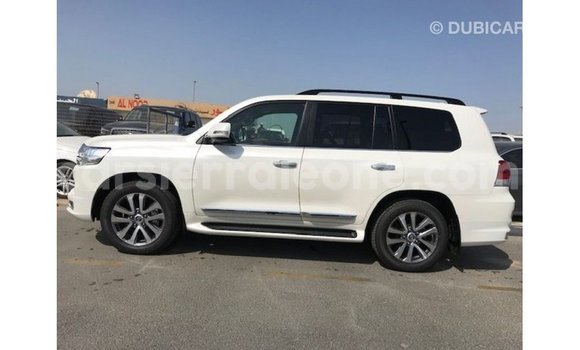 Buy Import Toyota Land Cruiser White Car in Import - Dubai in Kailahun Buy Import Toyota Land Cruiser White Car in Import - Dubai in Kailahun