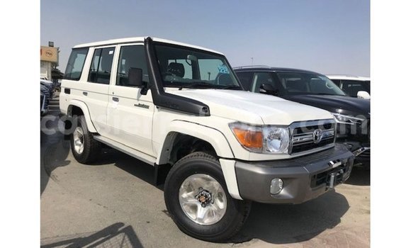 Buy Import Toyota Land Cruiser White Car in Import - Dubai in Kailahun Buy Import Toyota Land Cruiser White Car in Import - Dubai in Kailahun