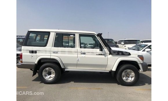 Buy Import Toyota Land Cruiser White Car in Import - Dubai in Kailahun Buy Import Toyota Land Cruiser White Car in Import - Dubai in Kailahun