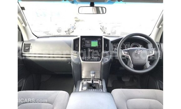 Buy Import Toyota Land Cruiser White Car in Import - Dubai in Kailahun Buy Import Toyota Land Cruiser White Car in Import - Dubai in Kailahun