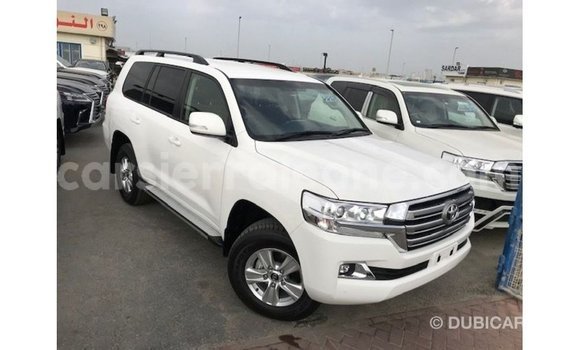 Buy Import Toyota Land Cruiser White Car in Import - Dubai in Kailahun Buy Import Toyota Land Cruiser White Car in Import - Dubai in Kailahun