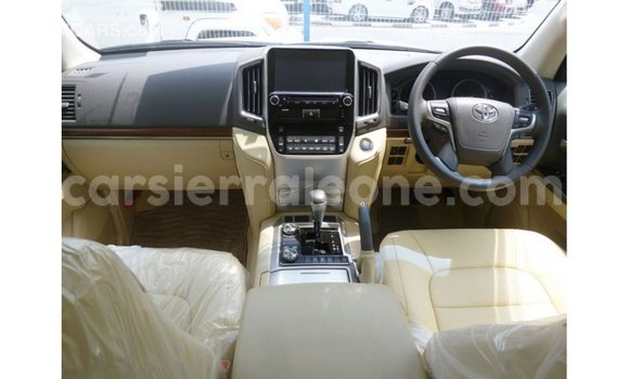 Buy Import Toyota Land Cruiser White Car in Import - Dubai in Kailahun Buy Import Toyota Land Cruiser White Car in Import - Dubai in Kailahun
