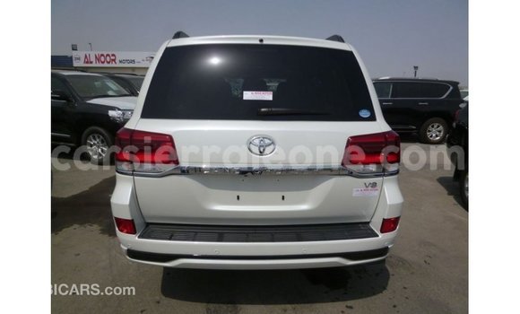 Buy Import Toyota Land Cruiser White Car in Import - Dubai in Kailahun Buy Import Toyota Land Cruiser White Car in Import - Dubai in Kailahun