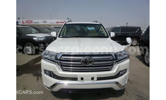 Buy Import Toyota Land Cruiser White Car in Import - Dubai in Kailahun Buy Import Toyota Land Cruiser White Car in Import - Dubai in Kailahun