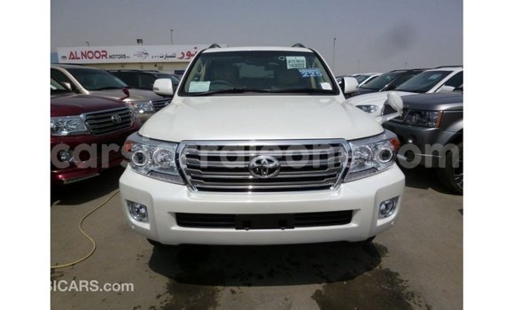 Buy Import Toyota Land Cruiser White Car in Import - Dubai in Kailahun Buy Import Toyota Land Cruiser White Car in Import - Dubai in Kailahun