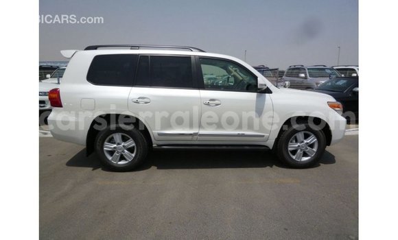 Buy Import Toyota Land Cruiser White Car in Import - Dubai in Kailahun Buy Import Toyota Land Cruiser White Car in Import - Dubai in Kailahun