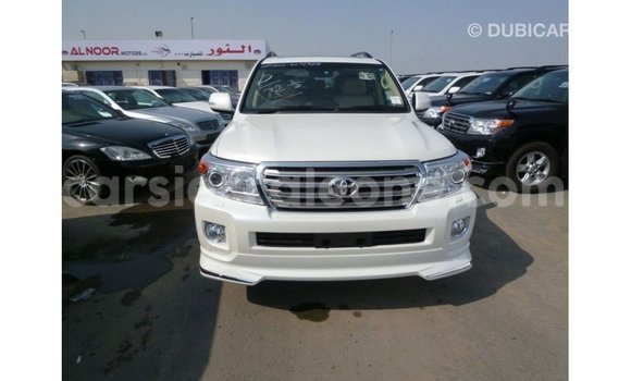 Buy Import Toyota Land Cruiser White Car in Import - Dubai in Kailahun Buy Import Toyota Land Cruiser White Car in Import - Dubai in Kailahun