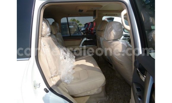 Buy Import Toyota Land Cruiser White Car in Import - Dubai in Kailahun Buy Import Toyota Land Cruiser White Car in Import - Dubai in Kailahun
