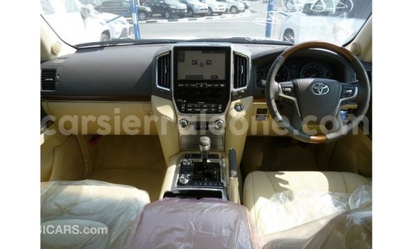 Buy Import Toyota Land Cruiser White Car in Import - Dubai in Kailahun Buy Import Toyota Land Cruiser White Car in Import - Dubai in Kailahun