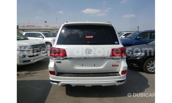 Buy Import Toyota Land Cruiser White Car in Import - Dubai in Kailahun Buy Import Toyota Land Cruiser White Car in Import - Dubai in Kailahun