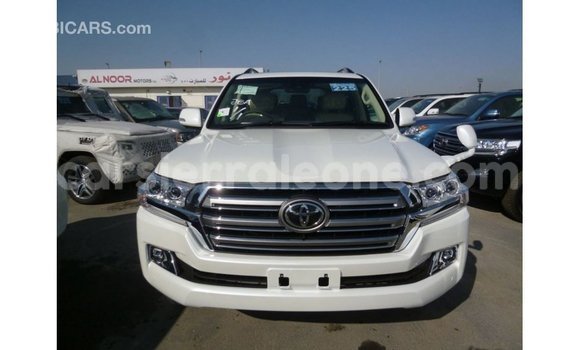 Buy Import Toyota Land Cruiser White Car in Import - Dubai in Kailahun Buy Import Toyota Land Cruiser White Car in Import - Dubai in Kailahun