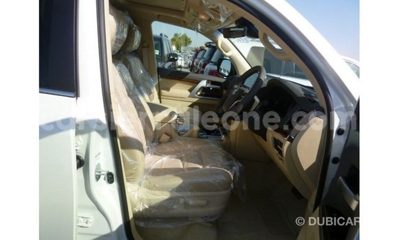 Buy Import Toyota Land Cruiser White Car in Import - Dubai in Kailahun Buy Import Toyota Land Cruiser White Car in Import - Dubai in Kailahun