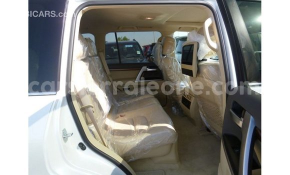 Buy Import Toyota Land Cruiser White Car in Import - Dubai in Kailahun Buy Import Toyota Land Cruiser White Car in Import - Dubai in Kailahun