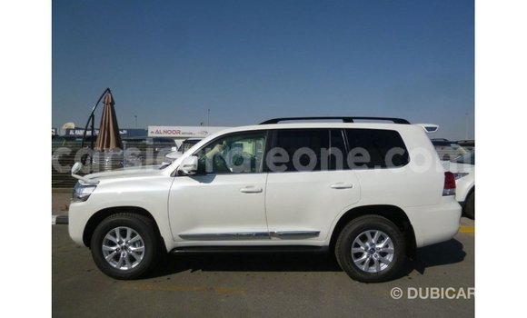 Buy Import Toyota Land Cruiser White Car in Import - Dubai in Kailahun Buy Import Toyota Land Cruiser White Car in Import - Dubai in Kailahun